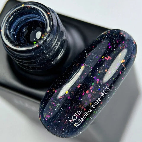 NAILSOFTHENIGHT 03  base reflectante de camuflaje con brillo (destellos violeta y rosa) 10 ml