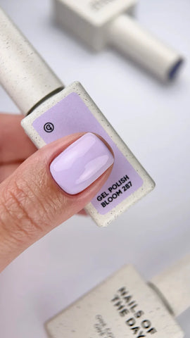 NAILSOFTHEDAY Esmalte Semipermanente Bloom Color Lila 10 ml.