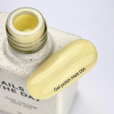 NAILSOFTHEDAY Esmalte Semipermanente Melt Color Amarillo 10 ml.