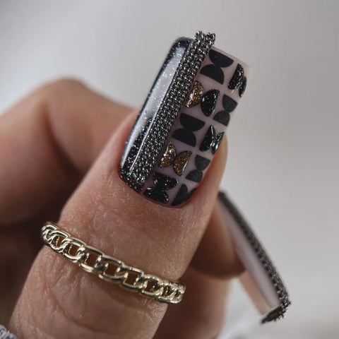 NAILSOFTHENIGHT Manhattan esmalte reflectante negro con brillo 10 ml