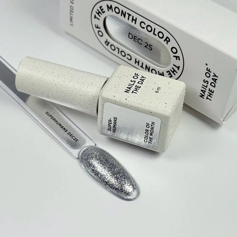 NAILSOFTHEDAY Color de Mes Deciembre Acero con pan de plata 6 ml