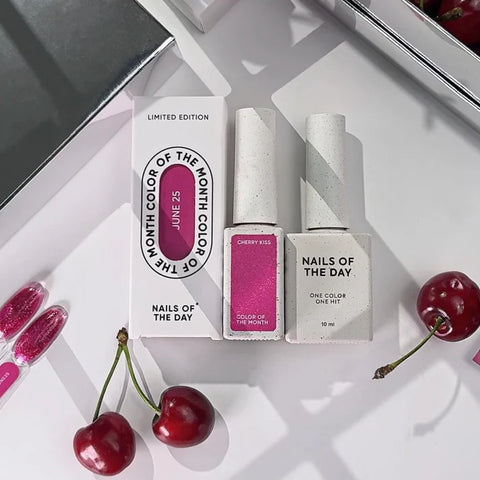 NAILSOFTHEDAY Color Mes Junio 2025 Cherry Kiss — Color rosa intenso con efecto ojo de gato 10 ml