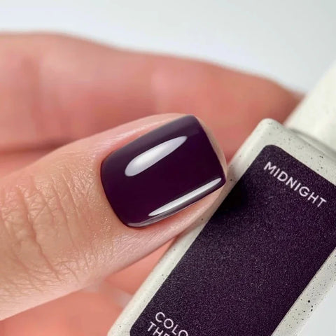 NAILSOFTHEDAY Color del Mes  Enero 2026 Midnight ciruela intenso 10 ml