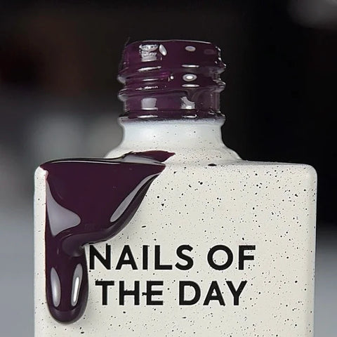 NAILSOFTHEDAY Color del Mes  Enero 2026 Midnight ciruela intenso 10 ml