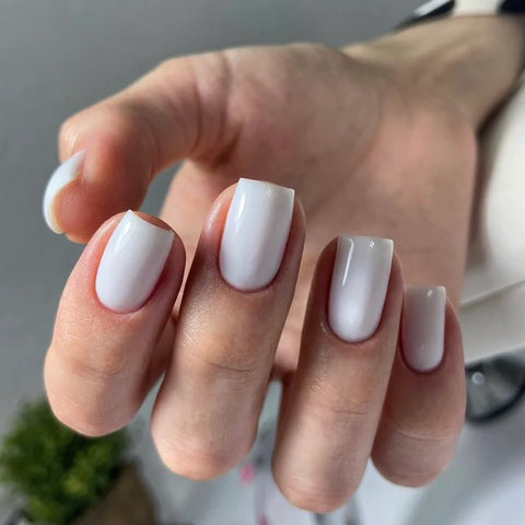 NAILSOFTHEDAY Bottle gel 01 – Color Blanco Gel Súper Fuerte 10 ml