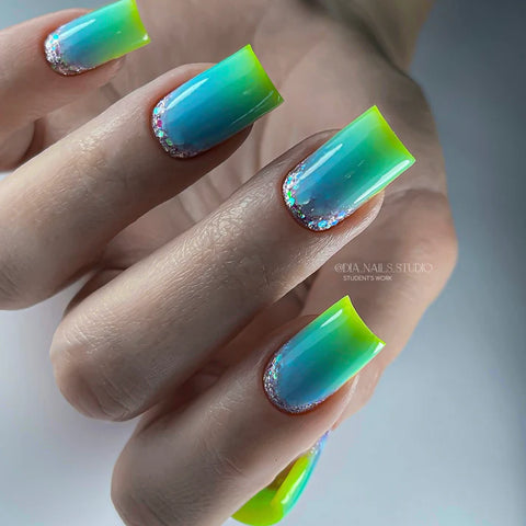 NAILSOFTHEDAY Bottle gel 05 – Color Azul Cielo Gel Súper Fuerte 10 ml