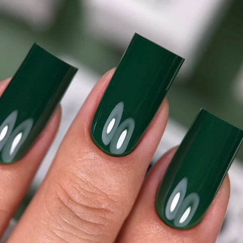 NAILSOFTHEDAY Color del Mes Septiembre 2025 Everroot- Color Verde Profundo 10ml