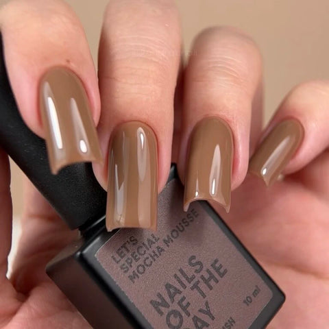 NAILSOFTHEDAY Let’s Special Mocha Mousse- beige caramelo cálido 10 ml.