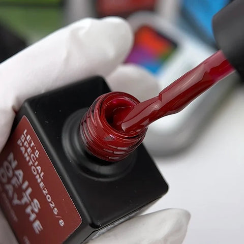 NAILSOFTHEDAY Let’s special Pantone2025/8- Rojo Vino Profundo 10 ml.