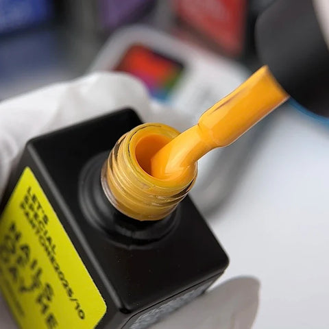 NAILSOFTHEDAY Let’s special Pantone2025/10-Amarillo Soleado 10 ml.