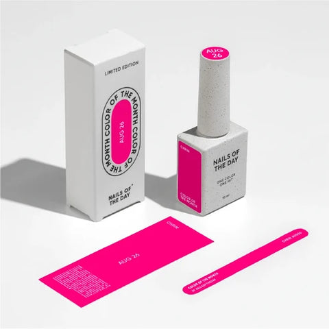 NAILSOFTHEDAY Color of the Month – Agosto 2026 CHRIN – fucsia con pan de oro y shimmer, cobertura en una sola capa, 10 m