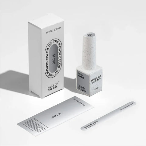 NAILSOFTHEDAY Color de Mes Deciembre Acero con pan de plata 6 ml