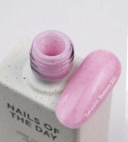 NAILSOFTHEDAY Gel Polish Blossom -Rosa Suave Con Pan De Oro 10ml